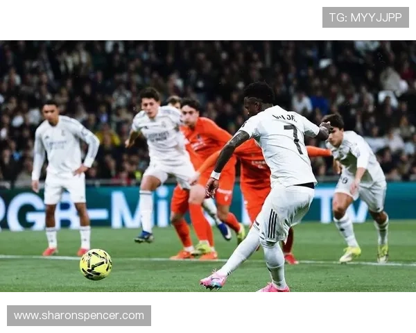 皇马关键战表现波动：稳定性承压对争冠形势产生阶段性影响