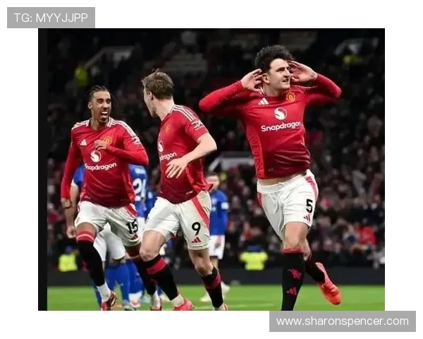 曼联近期表现波动,体系问题逐步反映至赛场稳定性 曼联近期表现波动,体系问题逐步反映至赛场稳定性